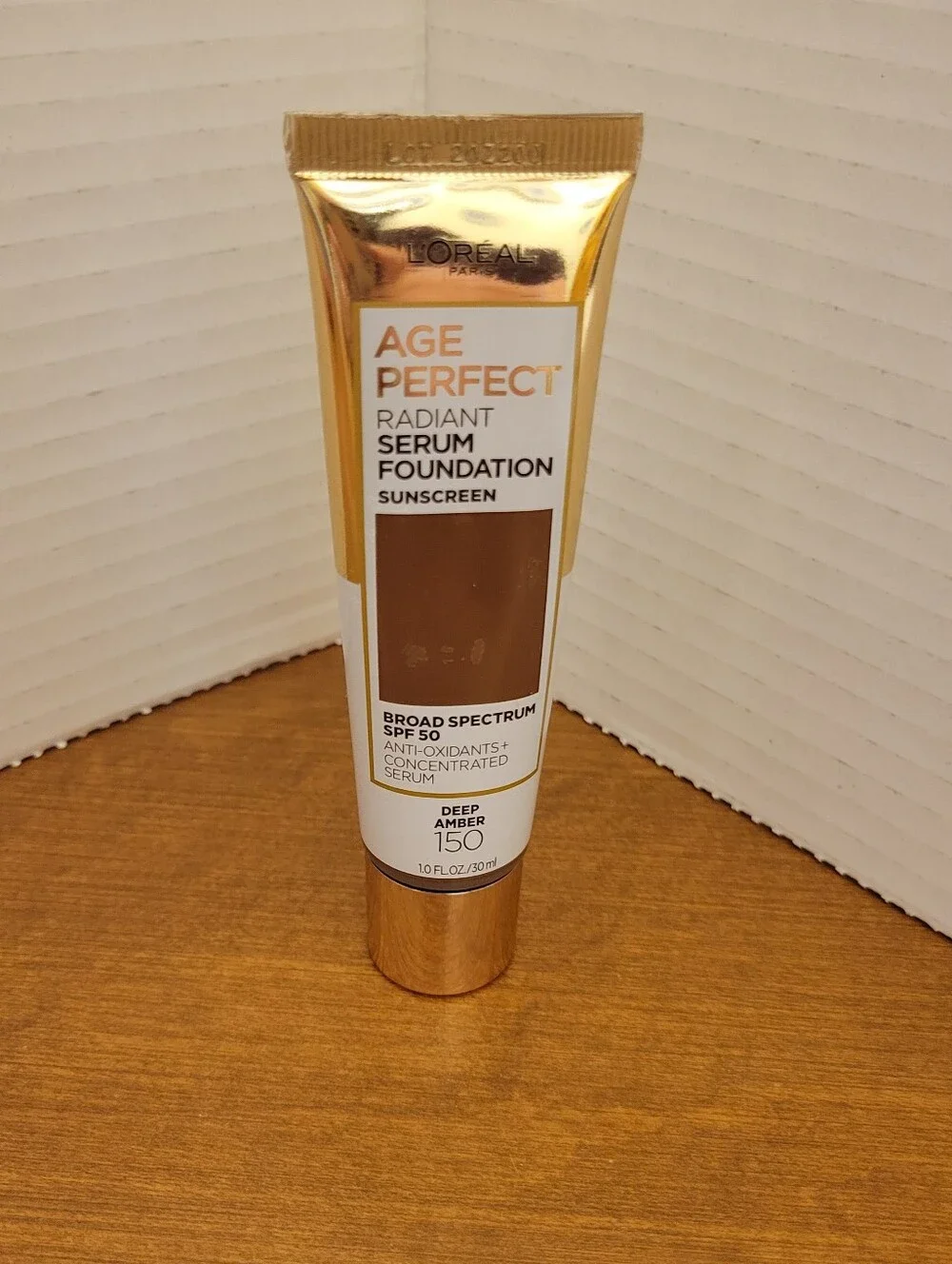 L'Oreal Age Perfect Radiant Serum Foundation SPF 50 - Deep Amber 150-NEW